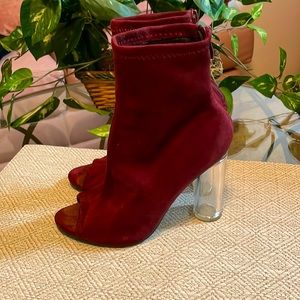 Shoes heels size 8 velour color bordo